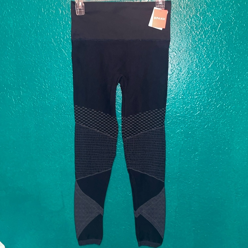 SPANX seamless Moto legging NWT! 💄